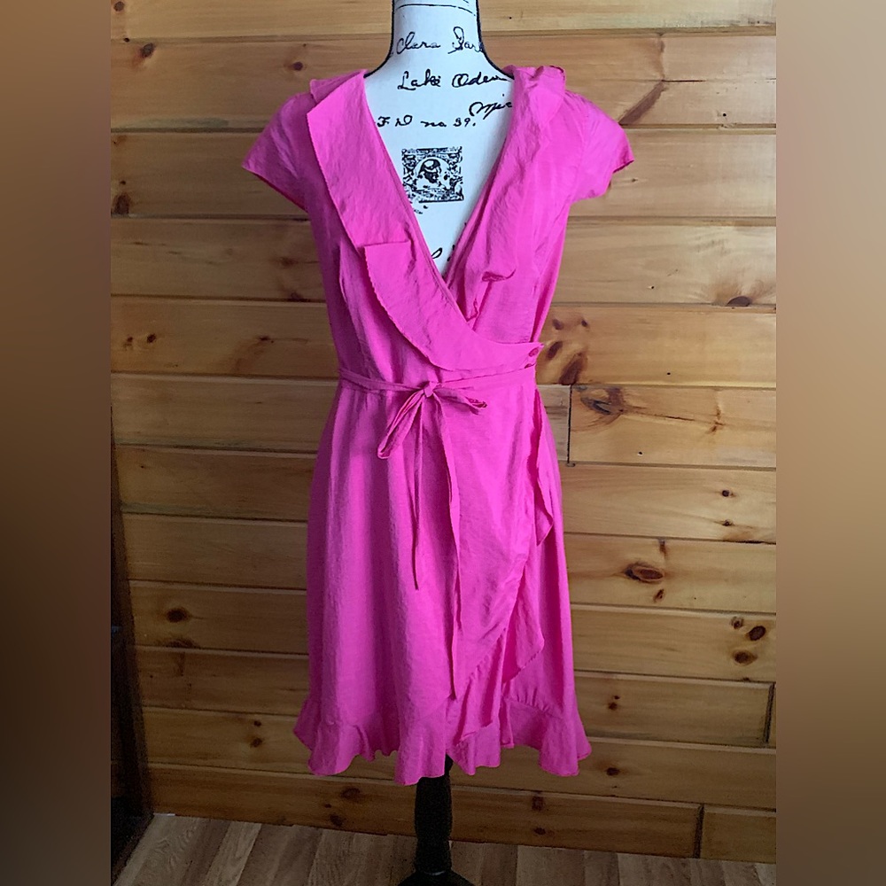 Beautiful Apt 9 Light Fuchsia/ Pink Wrap Dress.  Sz 6